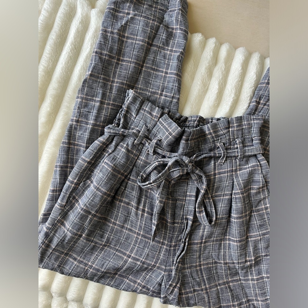 American Eagle Paperbag pants - Picture 2 of 8